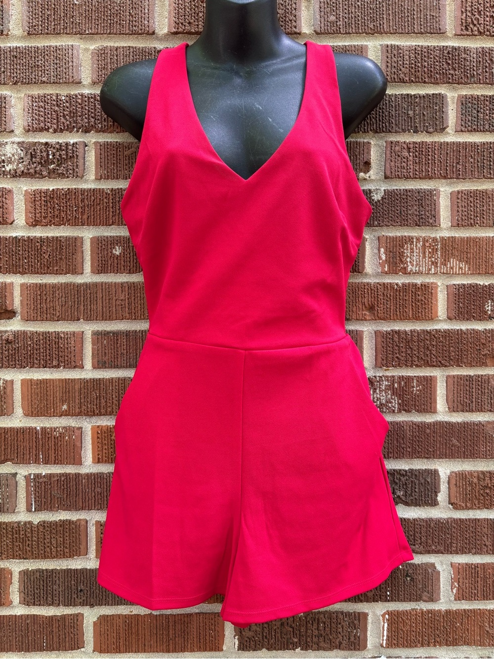 Crystal Sky Womens Sz M Red Polyester Blend Sleeveless Romper shorts open back